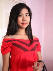 Filipina Sex Diary presents teen Manila hooker Akira