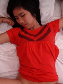 Filipina Sex Diary presents teen Manila hooker Akira